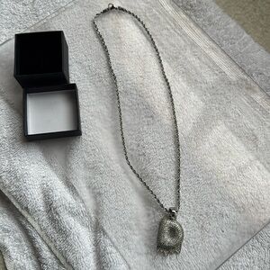 Men’s chain with pandant